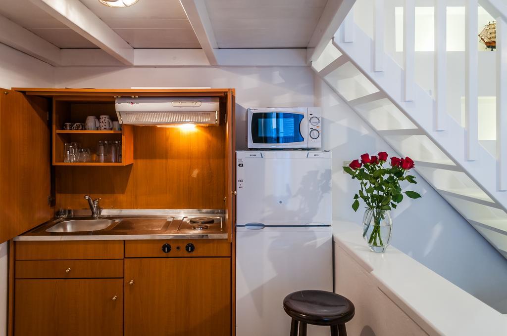 Seaside Apartments Адамас Экстерьер фото